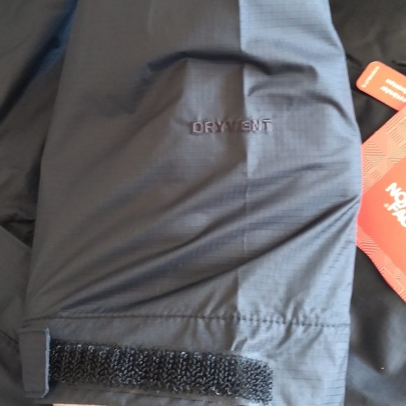 🆕The North Face Women's Venture Rain Jacket, Medium - TNF Black/TNF Black, NWT - Picture 6 of 8